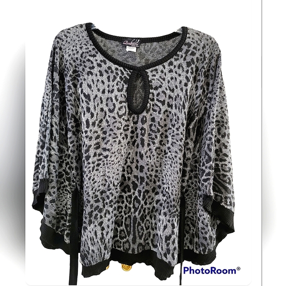 Blouse - Picture 1 of 13